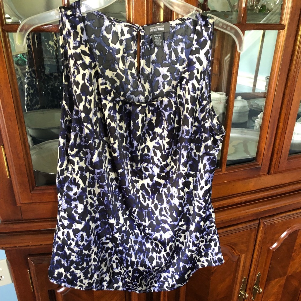 Purple and White pattern Top